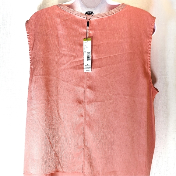 3/$20 Metaphor XL Double Layer Top - Picture 8 of 9